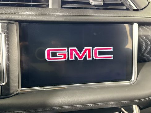 Used 2021 GMC Yukon Denali w/ LPO, Illumination Package AWD/4WD image 41