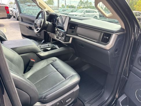 Used 2022 Ford Expedition Max XLT AWD/4WD image 30