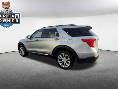 Used 2023 Ford Explorer XLT w/ Equipment Group 202A image 7