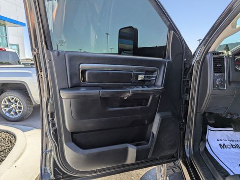 Used 2018 RAM 2500 Big Horn w/ Sport Appearance Group AWD/4WD image 10