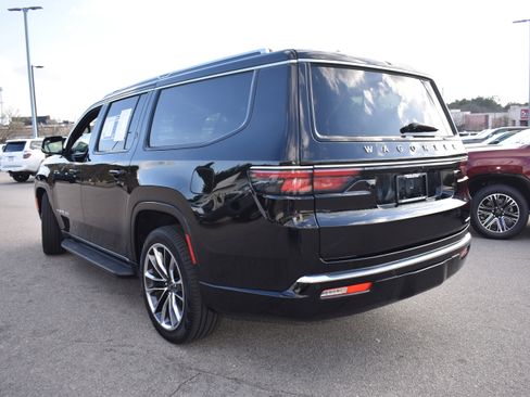 Used 2024 Jeep Wagoneer L Series II w/ Premium Group I image 6