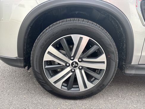 Used 2025 Mitsubishi Outlander Sport SE image 13