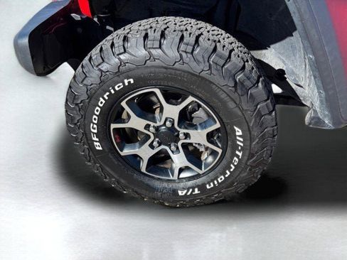 Used 2020 Jeep Wrangler Unlimited Rubicon w/ Cold Weather Group image 21