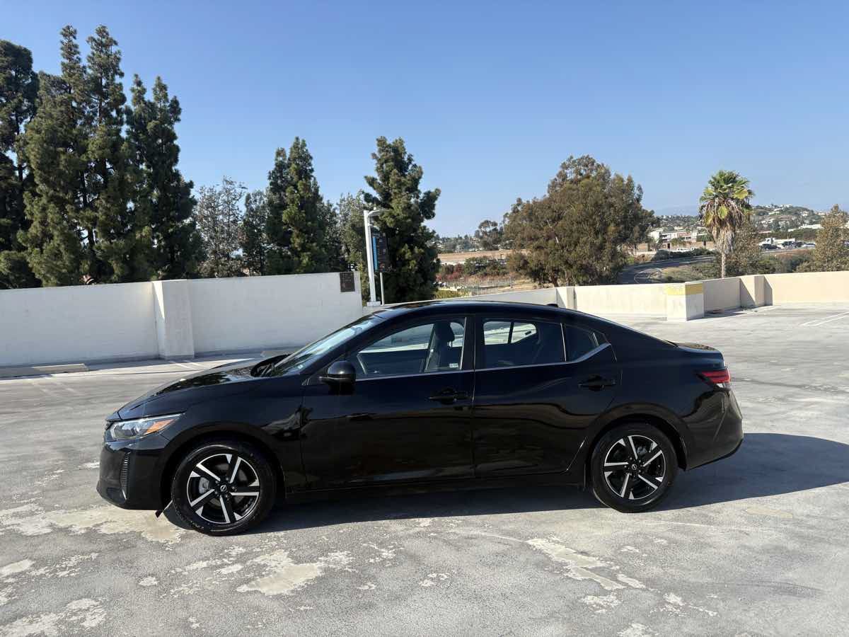 Used 2025 Nissan Sentra SV FWD image 6