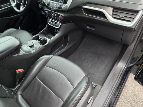 Used 2024 GMC Terrain SLT image 63