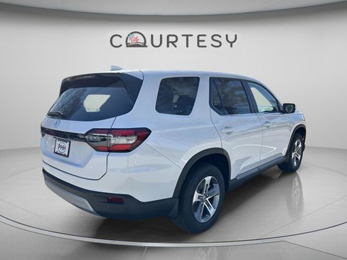 Used 2024 Honda Pilot EX-L image 7