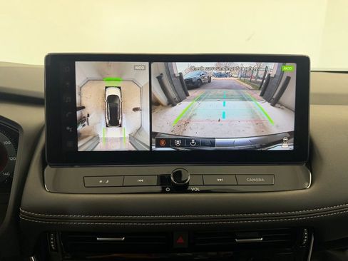 Used 2025 Nissan Rogue SL w/ SL Premium Package image 11