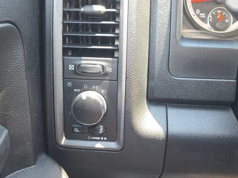 Used 2022 RAM 1500 Tradesman w/ Chrome Appearance Group AWD/4WD image 28