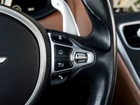 Used 2017 Aston Martin DB11 V12 RWD image 22