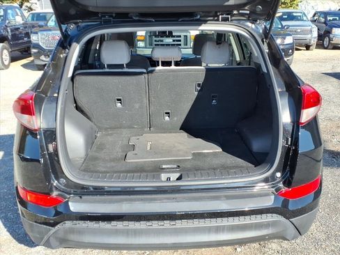 Used 2018 Hyundai Tucson SE image 12