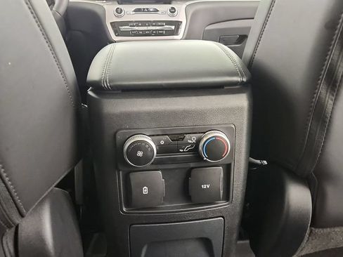 Used 2023 Ford Explorer XLT w/ Equipment Group 202A AWD/4WD image 26