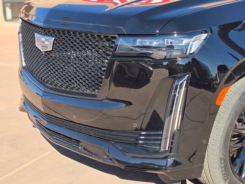 Used 2023 Cadillac Escalade ESV Sport Platinum AWD/4WD image 16