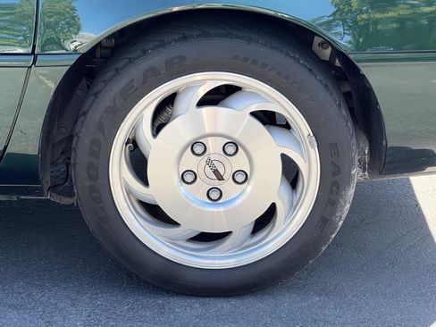 Used 1994 Chevrolet Corvette Coupe RWD image 14
