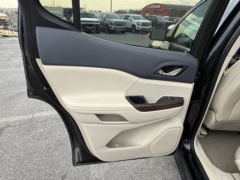 Used 2021 GMC Acadia Denali w/ Denali Ultimate Package image 9