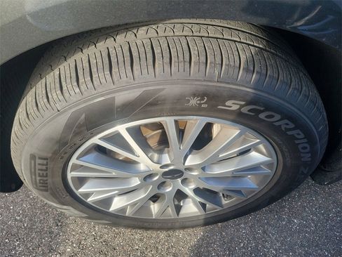 Used 2025 Genesis GV80 2.5T image 5