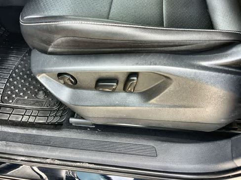 Used 2021 Volkswagen Tiguan S FWD image 31