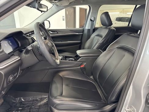 Used 2023 Jeep Grand Cherokee L Limited w/ Trailer Tow Group (B) image 16