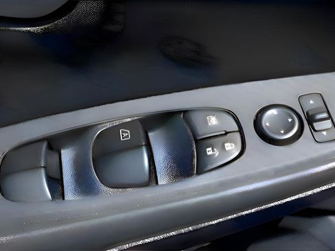 Used 2025 Nissan Sentra SV image 27