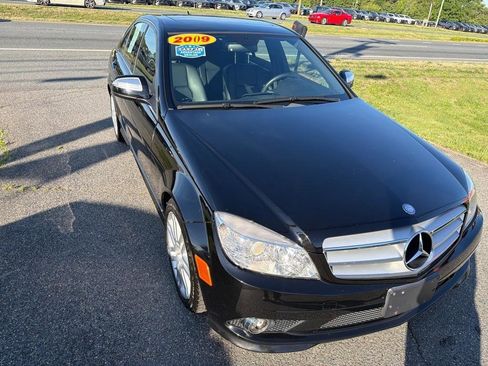 Used 2009 Mercedes-Benz C 300 4MATIC Sedan image 4