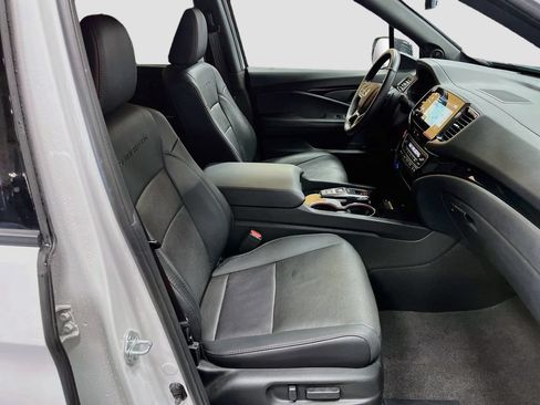 Used 2025 Honda Passport Black Edition image 30
