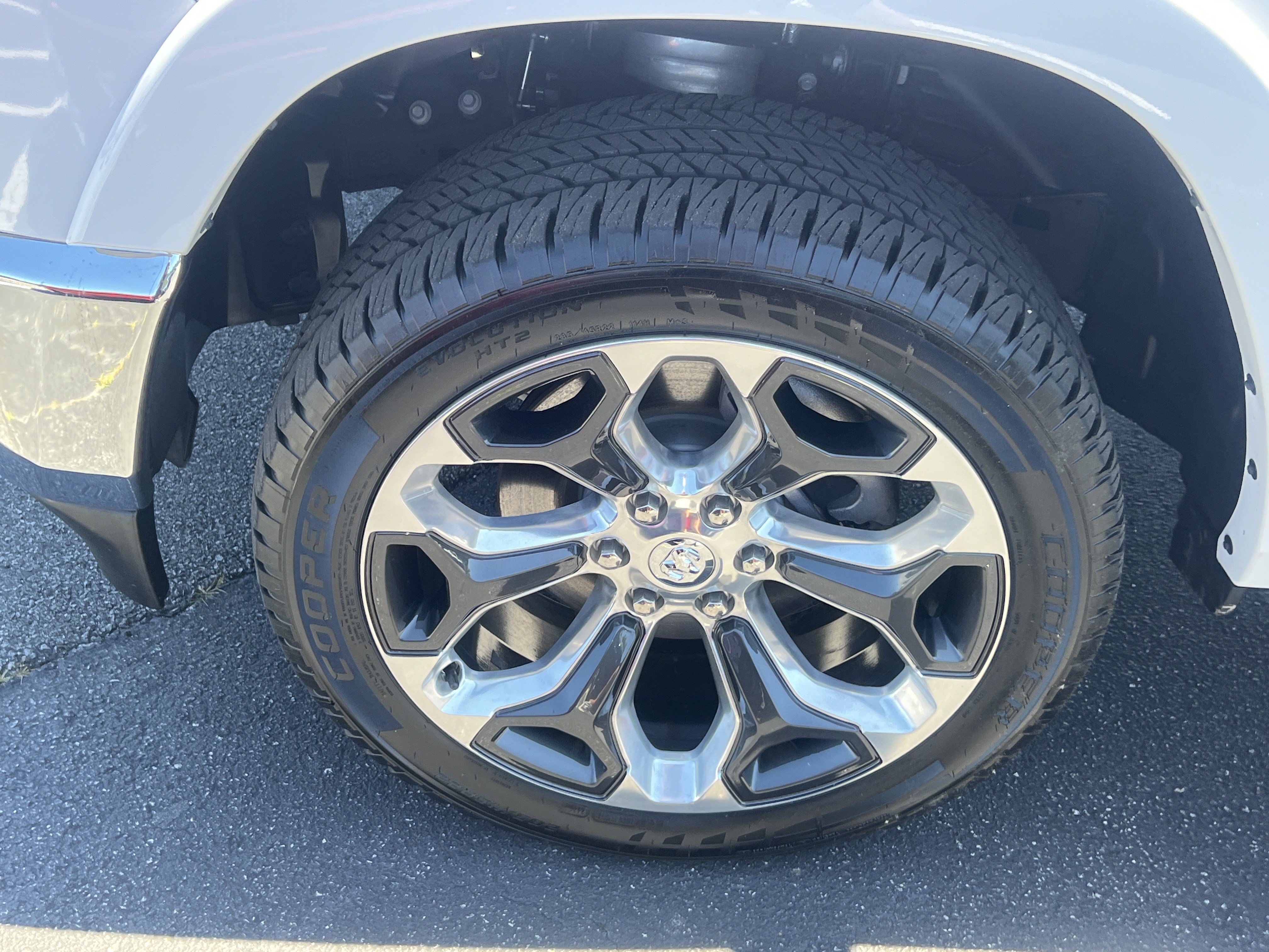 Used 2023 RAM 1500 Limited AWD/4WD image 14