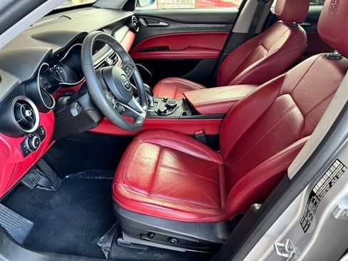 Used 2018 Alfa Romeo Stelvio AWD image 9