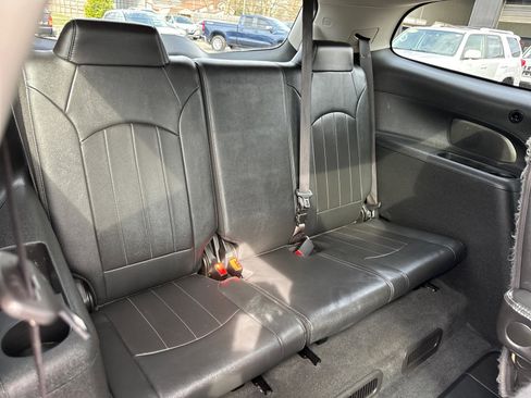 Used 2017 Buick Enclave Leather AWD/4WD image 18