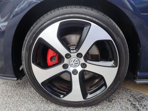 Used 2016 Volkswagen GTI SE FWD image 29