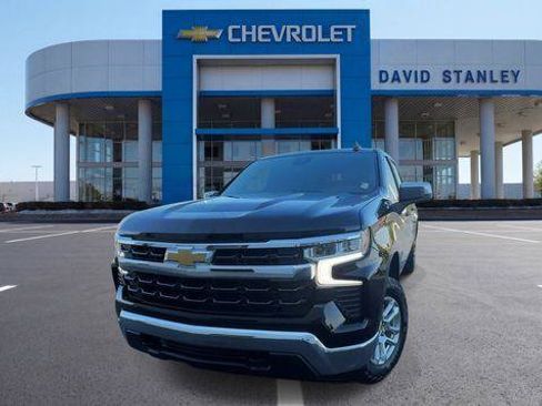 Used 2024 Chevrolet Silverado 1500 LT w/ Z71 Off-Road Package AWD/4WD image 3