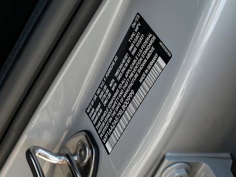Used 2024 Porsche Macan AWD/4WD image 59