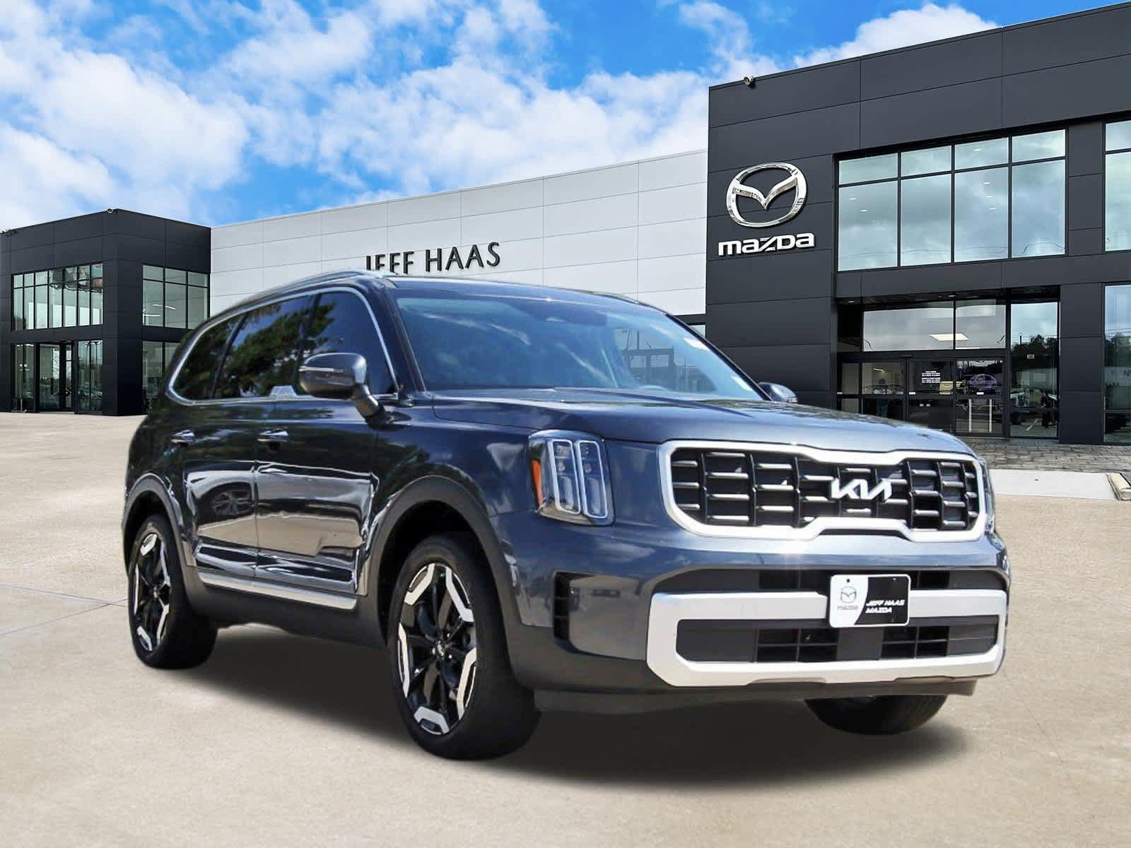 Used 2024 Kia Telluride S FWD image 4