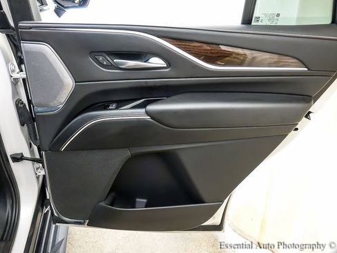 Certified 2023 Cadillac Escalade Premium Luxury Platinum AWD/4WD image 28