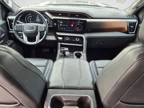 Used 2023 GMC Sierra 1500 Denali w/ Denali Reserve Package AWD/4WD image 17