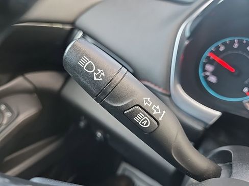 Used 2022 Chevrolet Traverse RS image 43