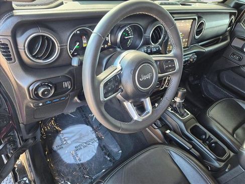Used 2023 Jeep Wrangler Unlimited Sahara AWD/4WD image 10
