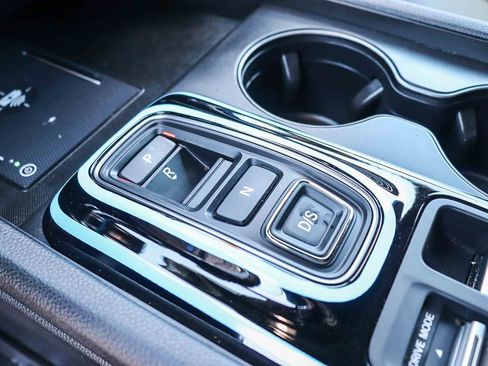 Used 2025 Honda Pilot TrailSport image 26