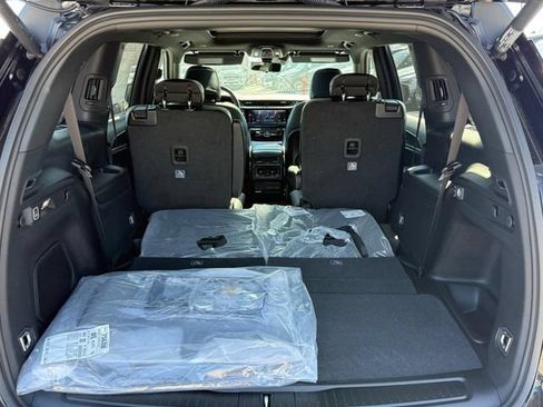 New 2026 Jeep Grand Cherokee L Limited w/ Luxury Tech Group II AWD/4WD image 5
