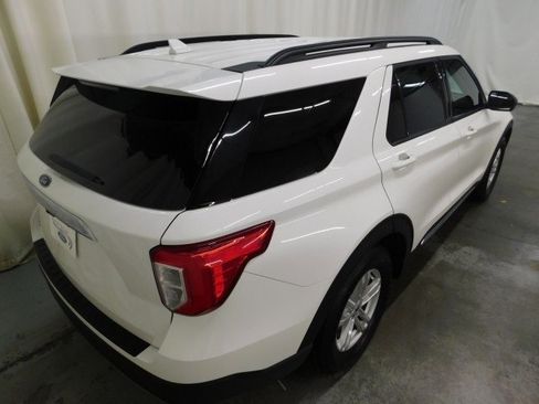 Used 2022 Ford Explorer XLT w/ Equipment Group 202A image 3