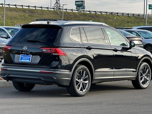 Used 2022 Volkswagen Tiguan SE image 3