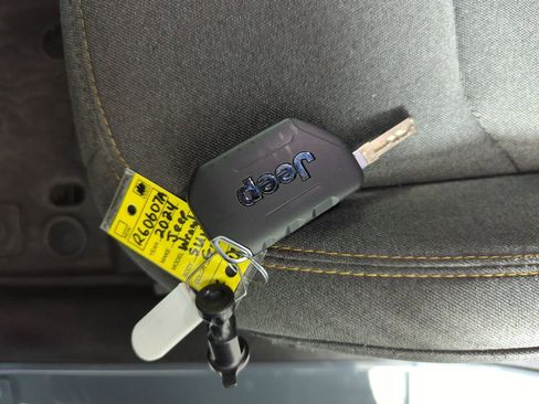 Used 2024 Jeep Wrangler Sport AWD/4WD image 25