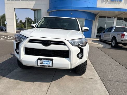 Used 2021 Toyota 4Runner SR5 Premium w/ Moonroof Package AWD/4WD image 14
