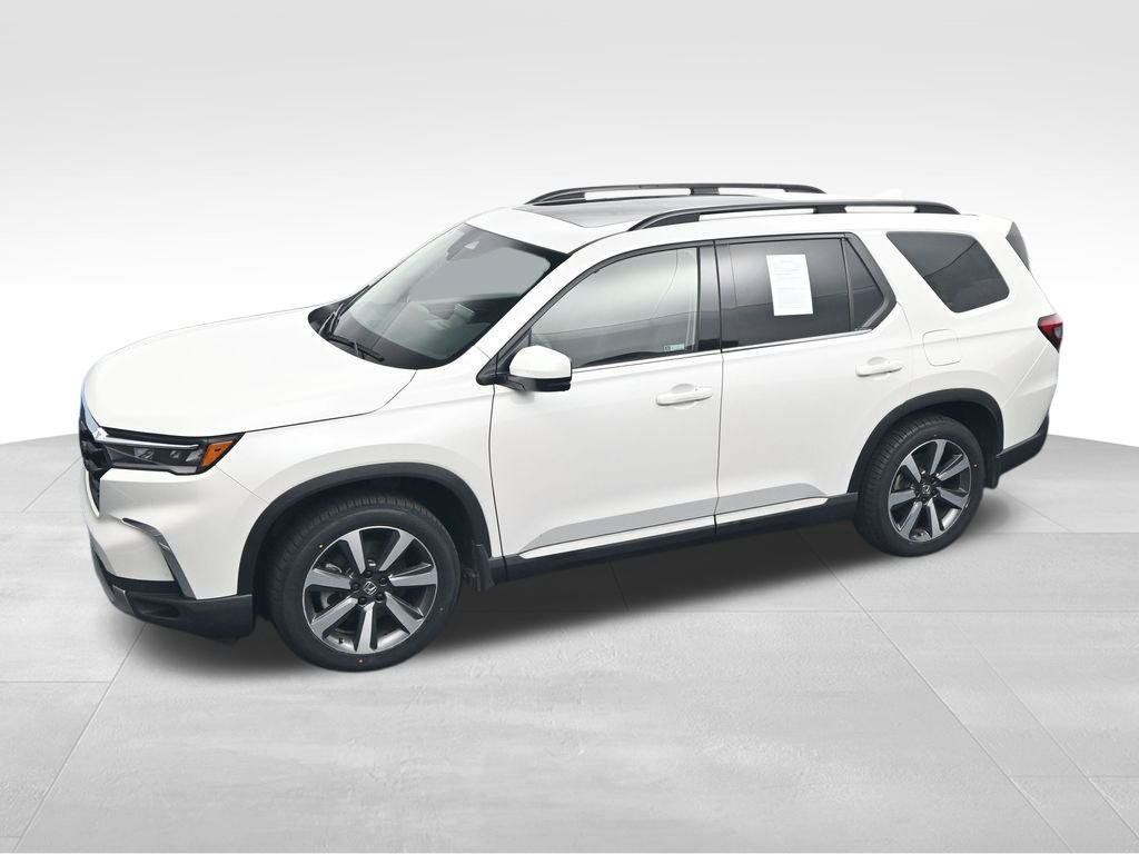 Used 2025 Honda Pilot Touring image 34