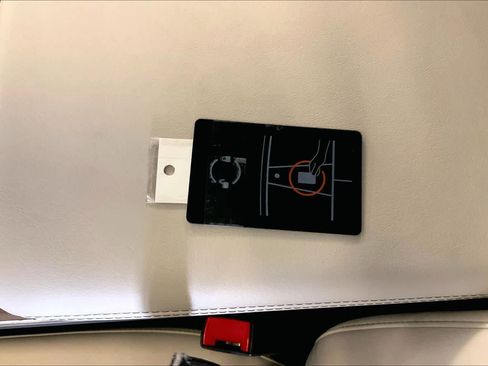 Used 2021 Tesla Model S Plaid image 13