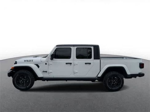 Certified 2021 Jeep Gladiator Sport AWD/4WD image 5