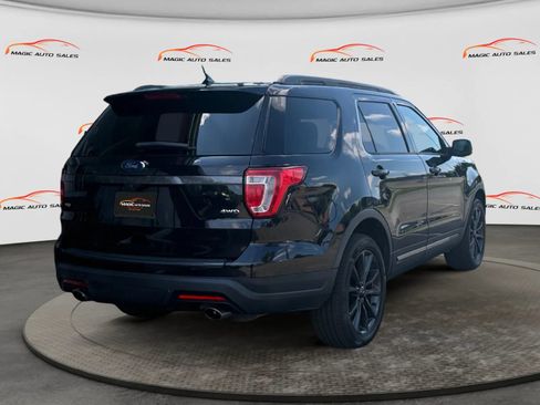 Used 2019 Ford Explorer XLT w/ Equipment Group 202A AWD/4WD image 10