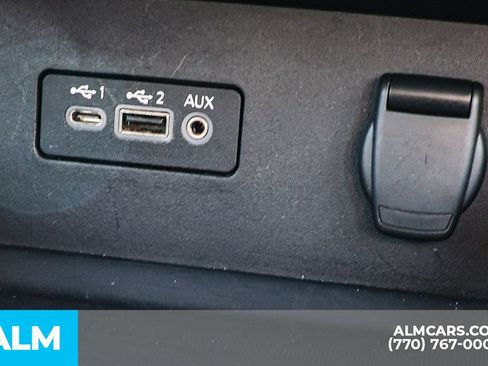 Used 2025 Nissan Altima 2.5 SV FWD image 39