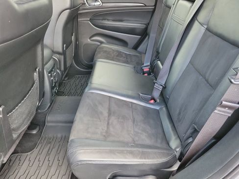 Used 2019 Jeep Grand Cherokee Altitude AWD/4WD image 15