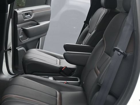 New 2026 Nissan Armada SL w/ Captain's Chari Seat Package AWD/4WD image 21