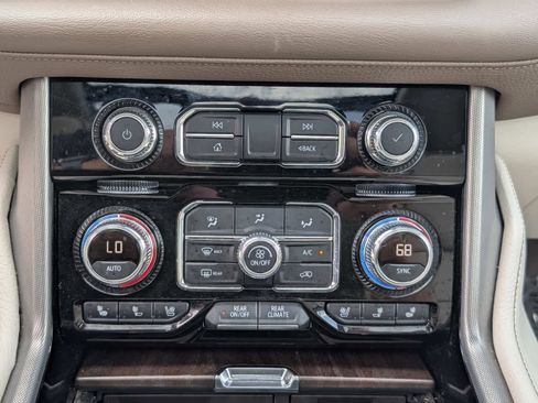 Certified 2021 GMC Yukon Denali w/ Denali Premium Package AWD/4WD image 29