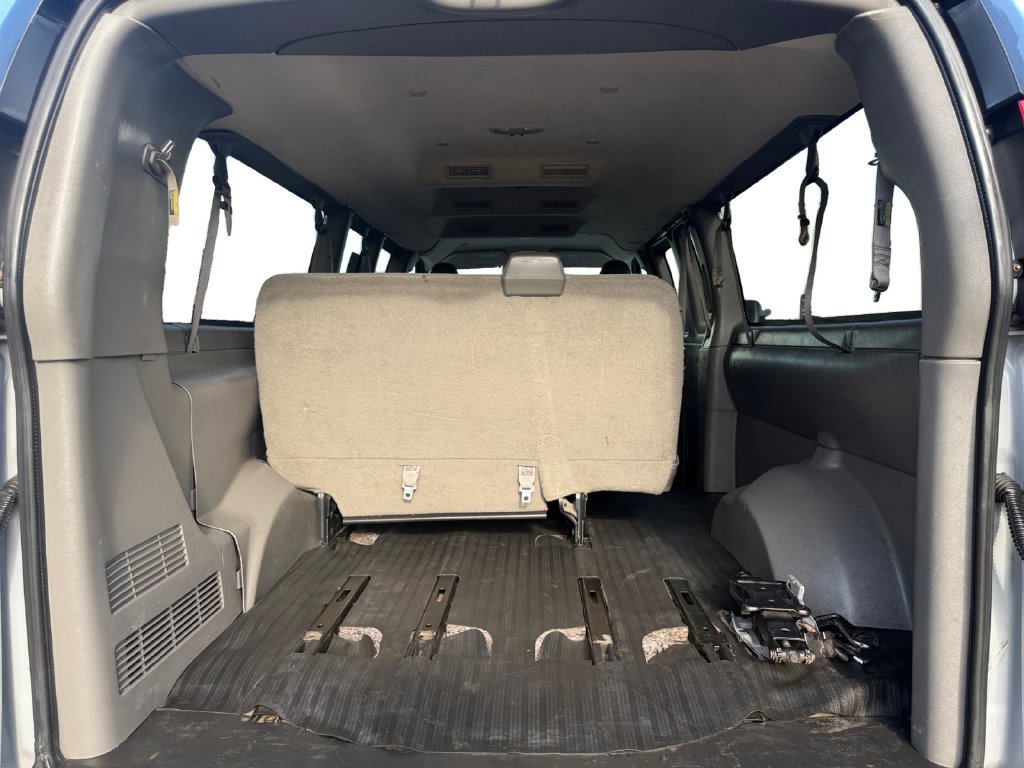 Used 2019 Chevrolet Express 3500 LS RWD image 19